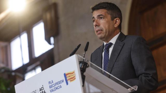 Mazón en declaraciones en el Palau de la Generalitat. Rober Solsona / EP