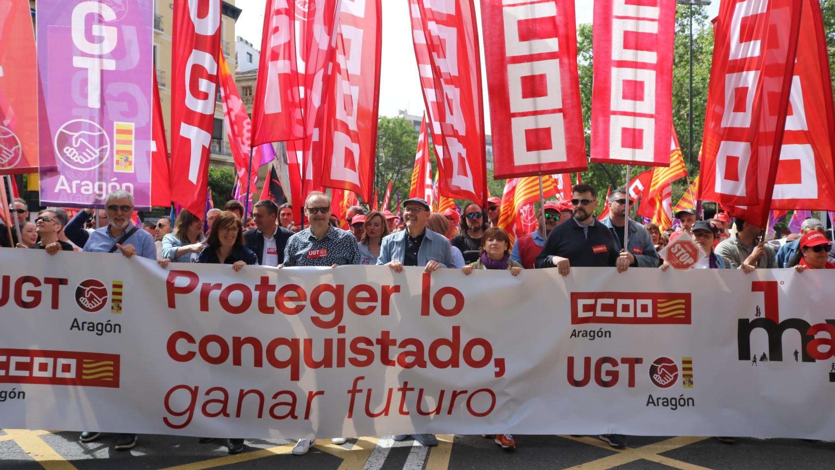 Manifestación de UGT y CCOO por el 1 de mayo en Zaragoza en 2025.