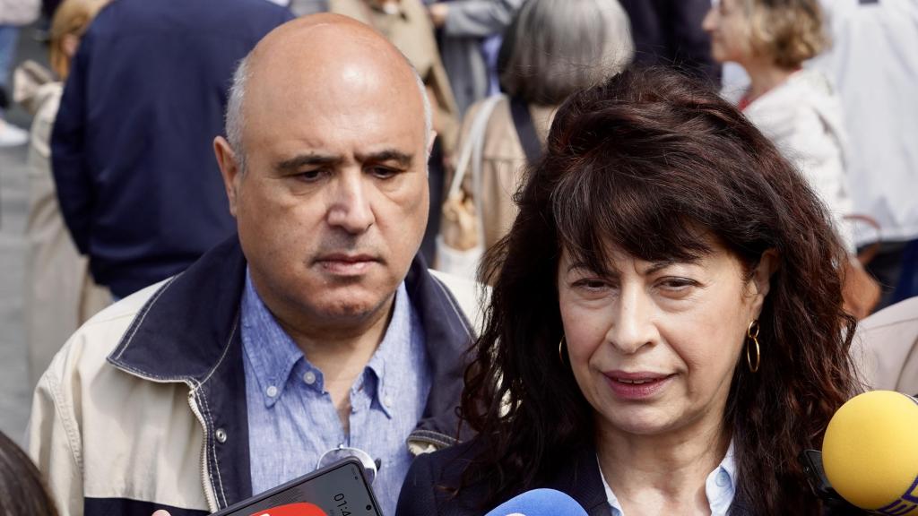 La ministra de Igualdad, Ana Redondo, y el subdelegado del Gobierno en Valladolid, Jacinto Canales, en la manifestación del 1-M en Valladolid