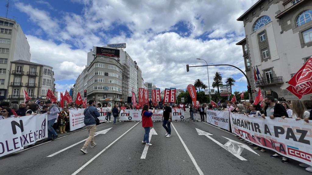 La manifestación de UGT y CCOO acabó enfrente a la Delegación del Gobierno.
