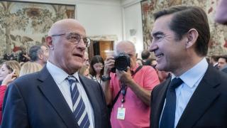 Josep Oliu, presidente de Banco Sabadell, y Carlos Torres, presidente de BBVA