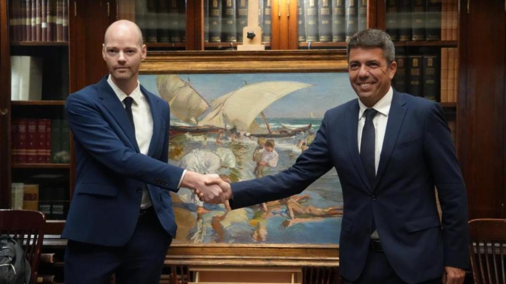 Mazón en su visita a la Hispanic Society. EE