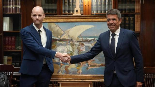 Mazón en su visita a la Hispanic Society. EE