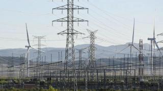 Cables de alta tensión de la red eléctrica.