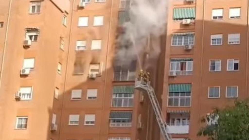 Incendio en Málaga capital: afecta a una vivienda de la avenida Europa