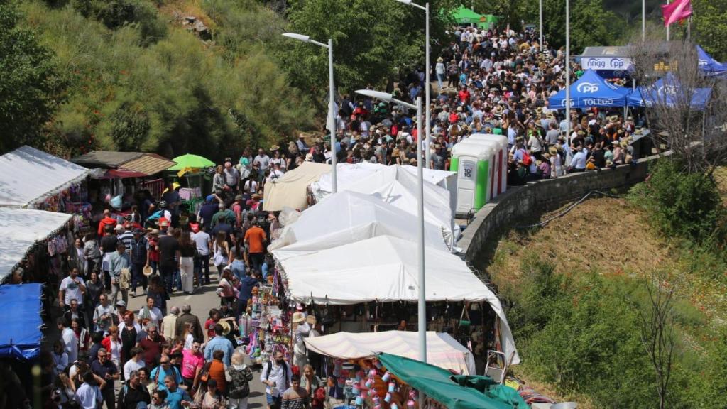 Una multitud llenó este jueves 1 de mayo el Valle de Toledo para participar en la tradicional romería.