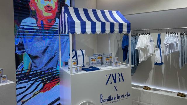 Unión sorpresa de Zara y Bonilla a la Vista para niños en la tienda de calle Compostela de A Coruña