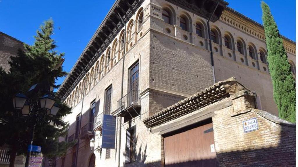 Exterior del Palacio de la Real Maestranza de Zaragoza.