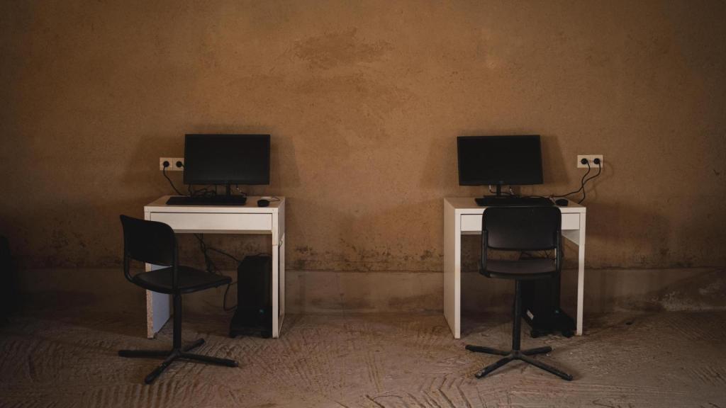 Ordenadores donados a la asociación Tissardmin.