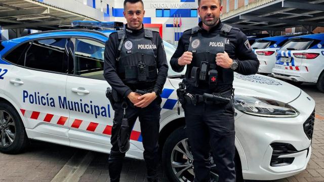 Jorge Caballero y Sergio Ayala, los policías municipales de Valladolid que han salvado la vida a un bebé de dos meses