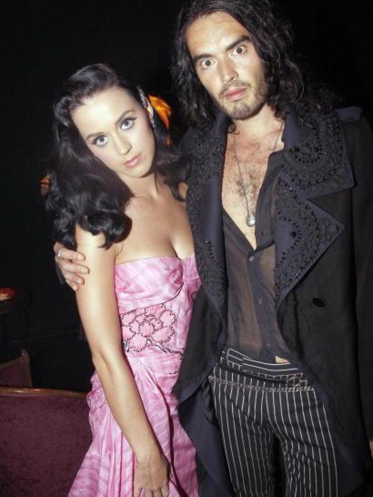 Katy Perry junto a Rusell Brand.