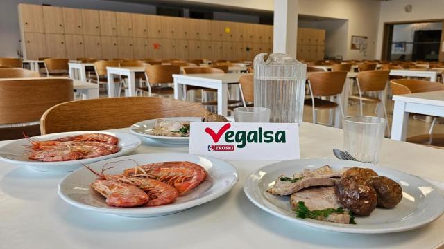 Vegalsa-Eroski celebra el Día de la Madre con 14 donaciones solidarias en Galicia y Asturias