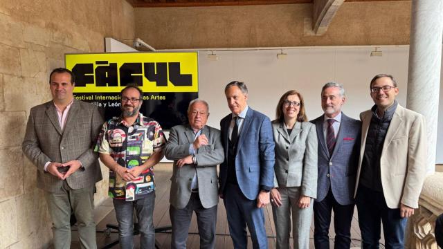 Presentación de Fàcyl 2025, con la participación de Carlos García Carbayo y Gonzalo Santonja