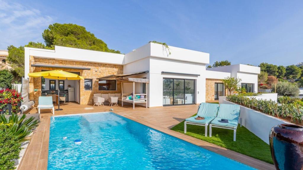Una de las villas que gestiona Hispania Homes en Moraira.