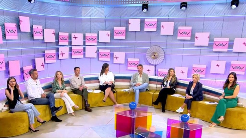 Los colaboradores de 'Vamos a ver' este viernes.
