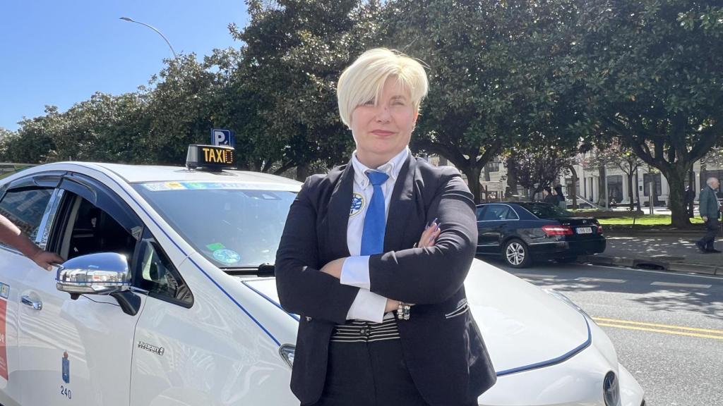 Una de las taxistas especializadas en estas rutas.