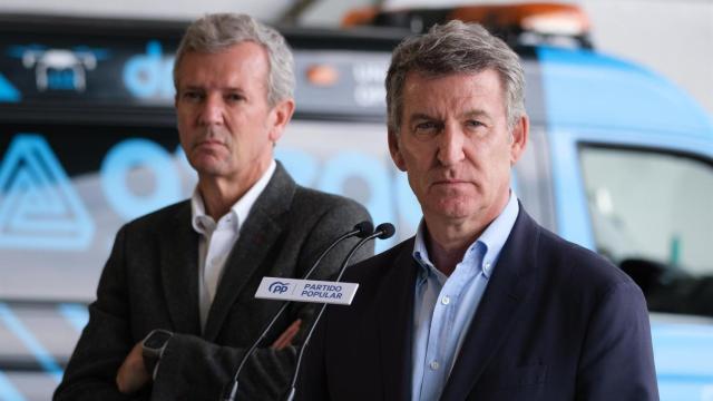 El presidente del PP, Alberto Núñez Feijóo, junto al presidente de la Xunta, Alfonso Rueda
