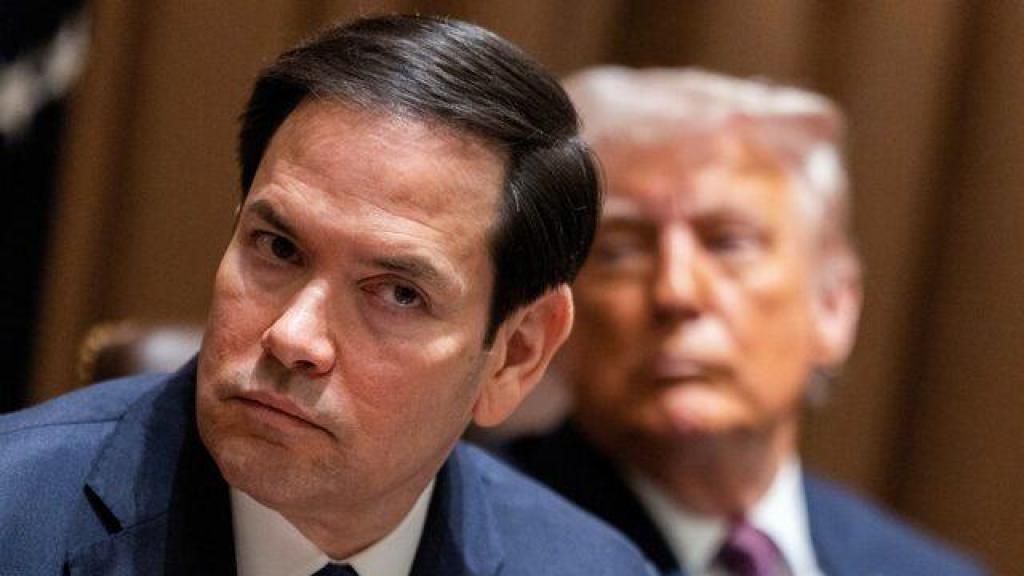 El secretario de Estado estadounidense, Marco Rubio, junto al presidente Donald Trump.