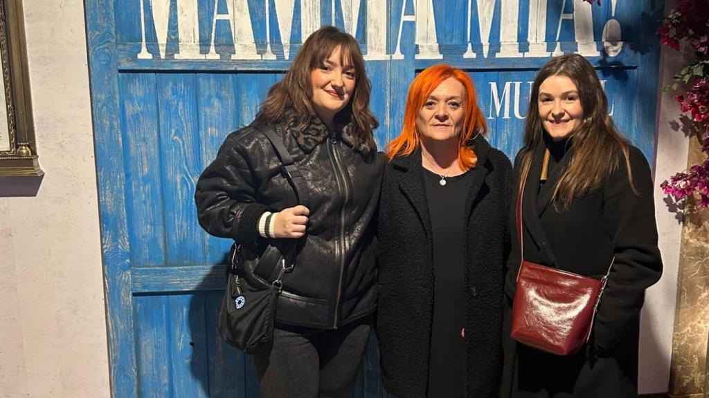 Rosa con sus hijas en el musical de 'Mama Mia!'.