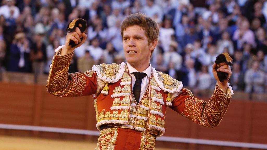 Borja Jiménez corta dos orejas en la Maestranza.
