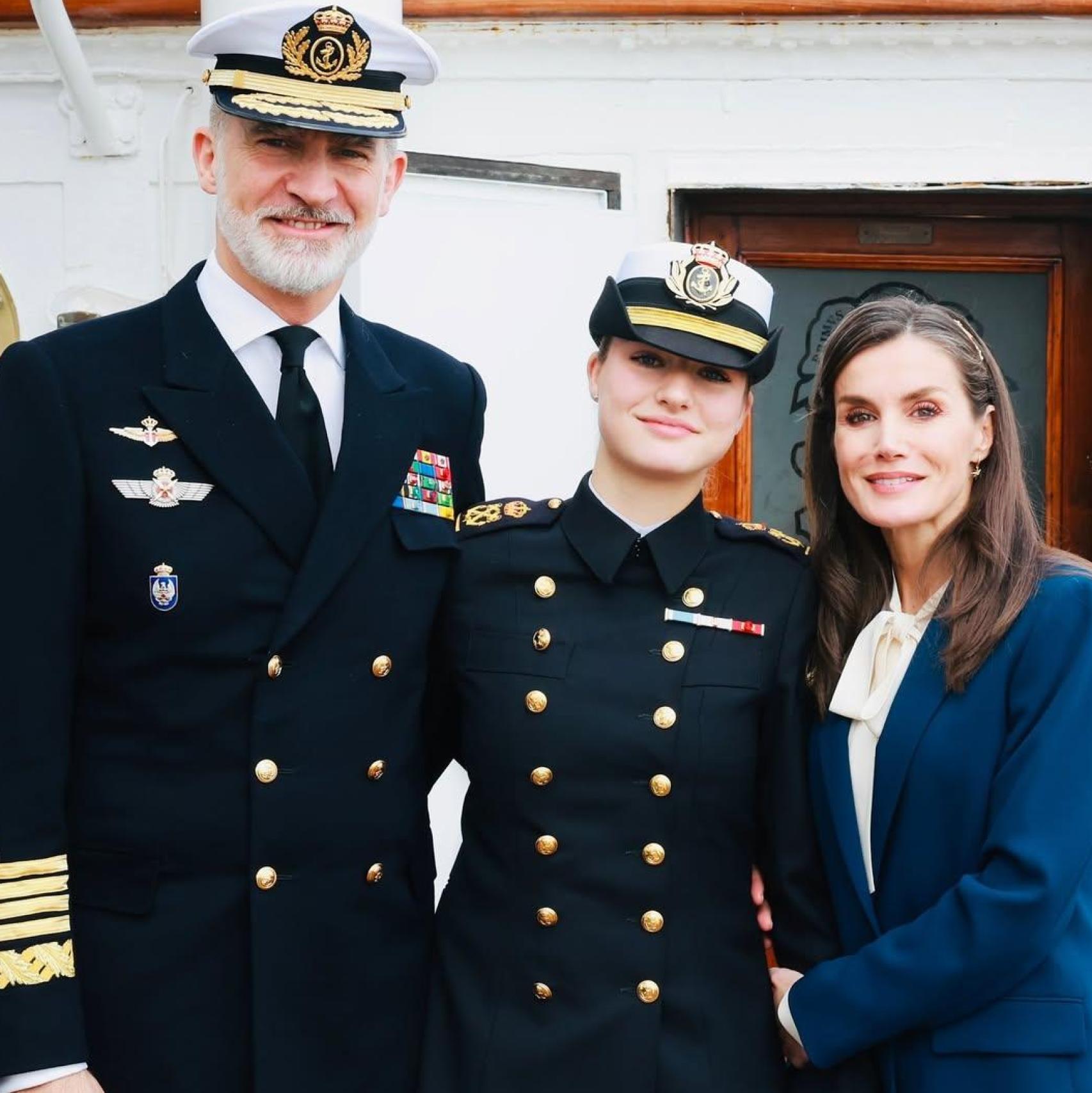 Los Reyes junto a la Princesa el día en que comenzó su aventura.