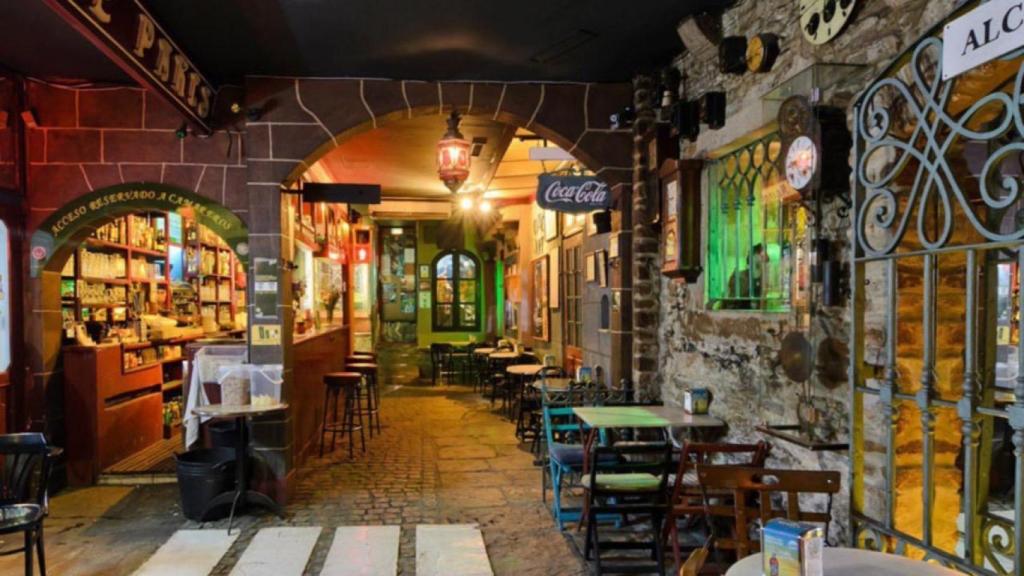 Entrada del Pub Momo.