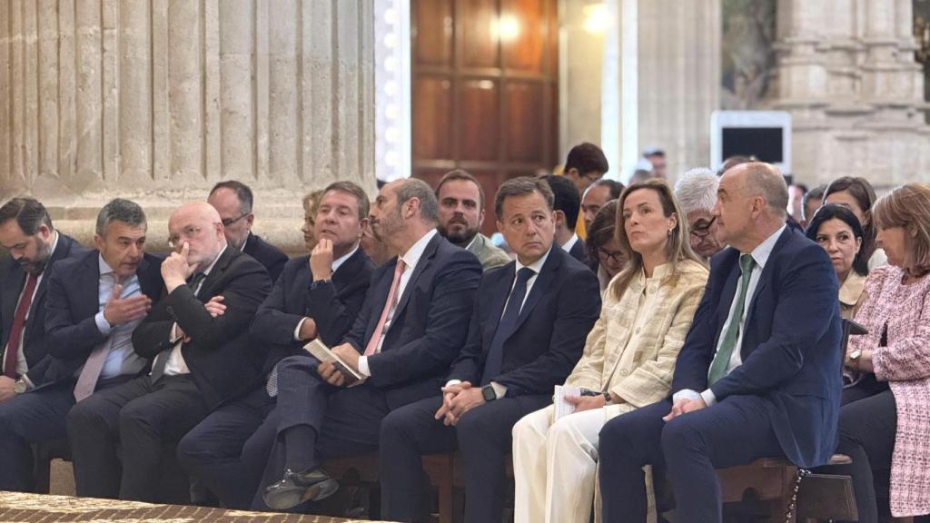 Autoridades presentes en la ordenación del Ángel Román como obispo de Albacete.
