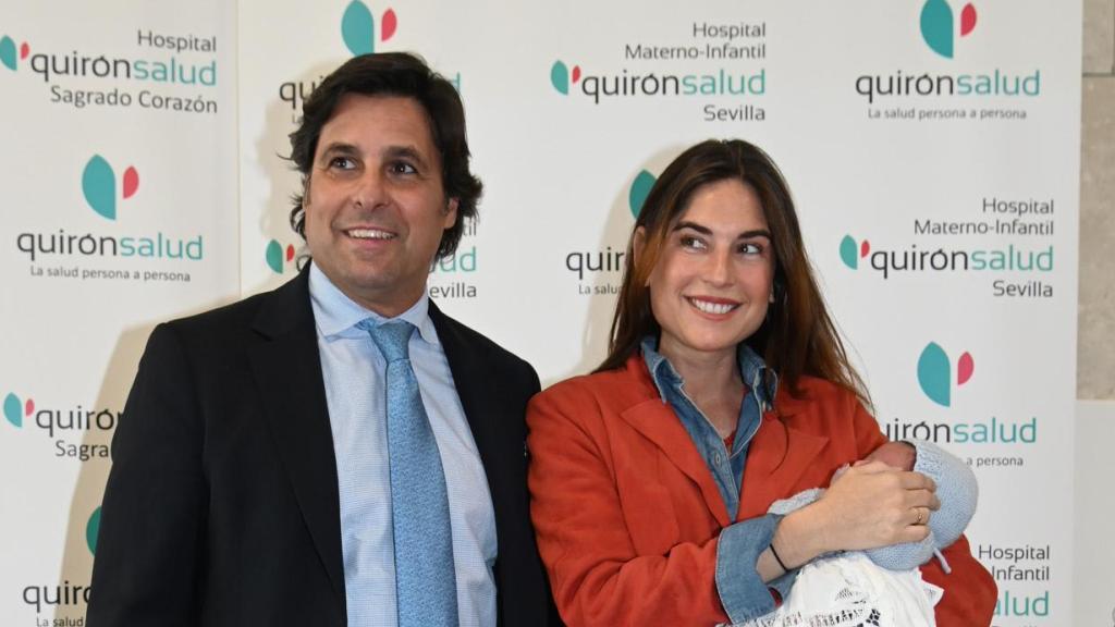 Fran Rivera y Lourdes Montes tras el nacimiento de su tercer hijo, Nicolás.