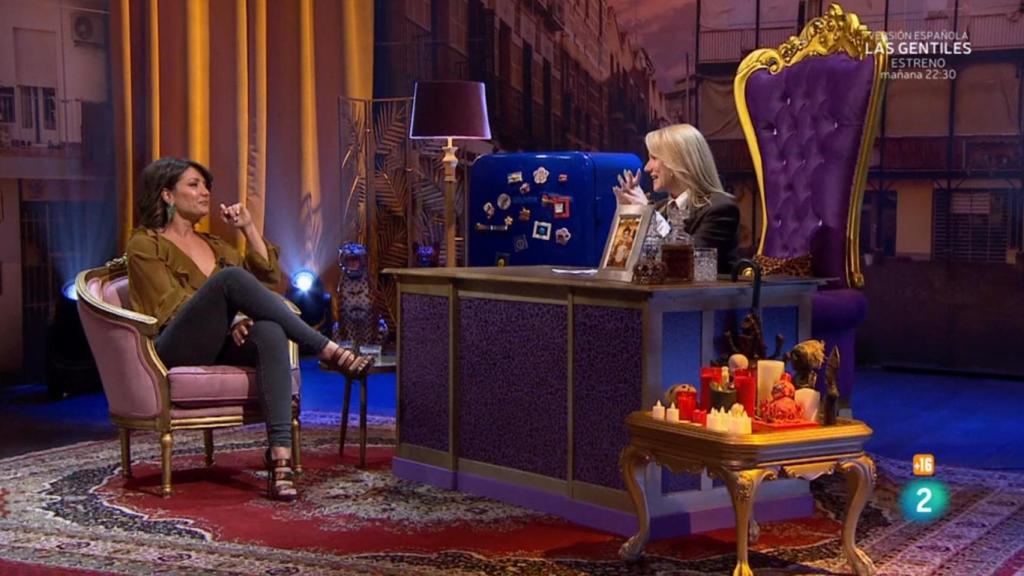 Nagore Robles y Henar Álvarez en 'Al cielo con ella'.