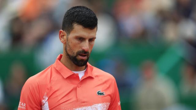 Djokovic durante el partido de la primera ronda de Montecarlo ante Alejandro Tabilo.