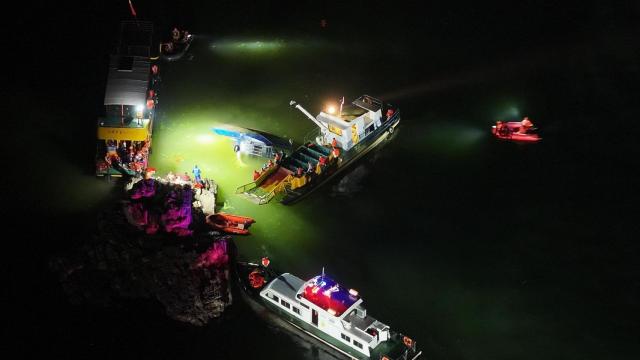 Una de las embarcaciones naufragadas en China.