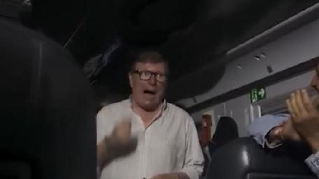 César Cadaval viajaba en uno de los trenes que se vio afectado por el robo de cable.