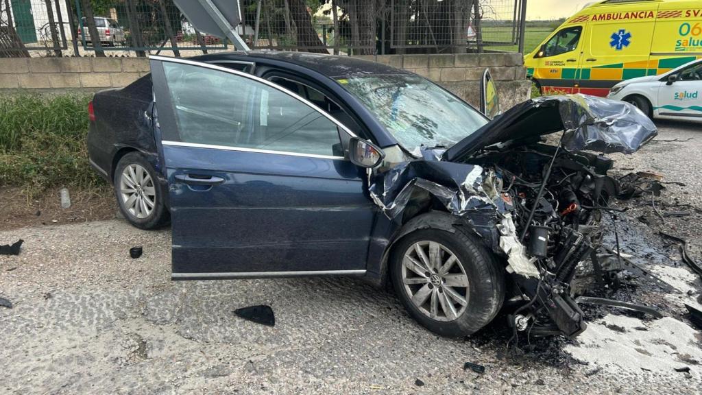 Así quedó uno de los vehículos implicados en el siniestro en la A-68 este domingo