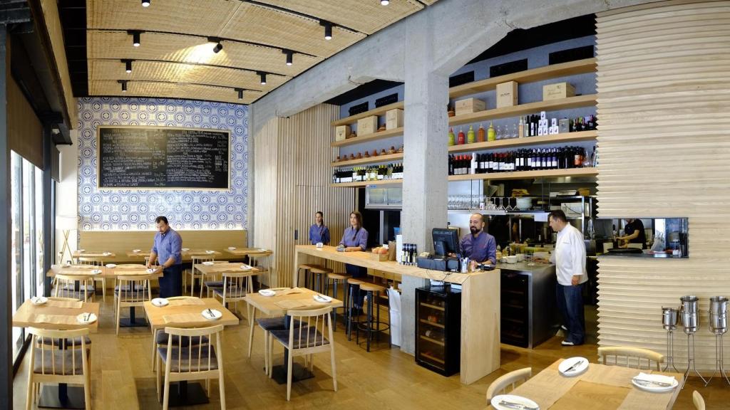 El interior del la sede del restaurante Tradevo del centro de Sevilla.