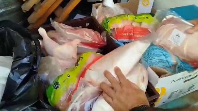 Parte de la comida retirada por el SEPRONA en los accesos a la Feria.