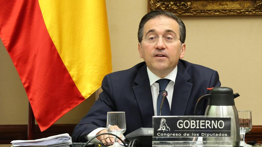 José Manuel Albares, ministro de Exteriores, en la comisión del Congreso de los Diputados.