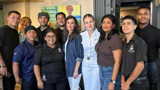 La Reina y su hija, en Elcano.