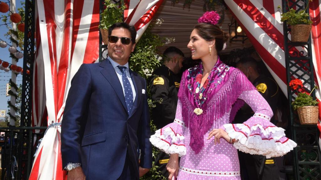 Fran Rivera y Lourdes Montes en la caseta de 'El Turronero'.