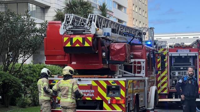 Intervención de los bomberos de A Coruña en la ciudad.