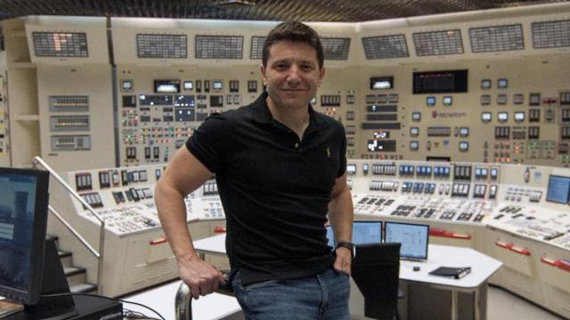 Alfredo García, ingeniero en telecomunicaciones y operador de reactor nuclear.