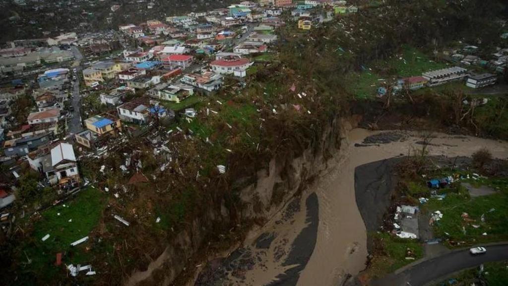 Vista de Dominica diez días después del huracán 'María'.