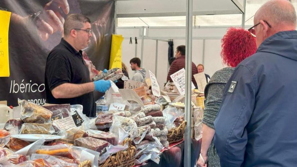 Uno de los expositores de comida de la feria