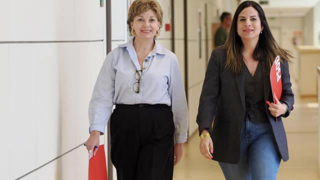 La vicesecretaria general del PSCyL y viceportavoz en las Cortes, Nuria Rubio, y la portavoz de Familia e Igualdad de Oportunidades, Soraya Blázquez, informan sobre el cumplimiento por parte de la Junta de las ratios de personal establecidos en la ley de residencias