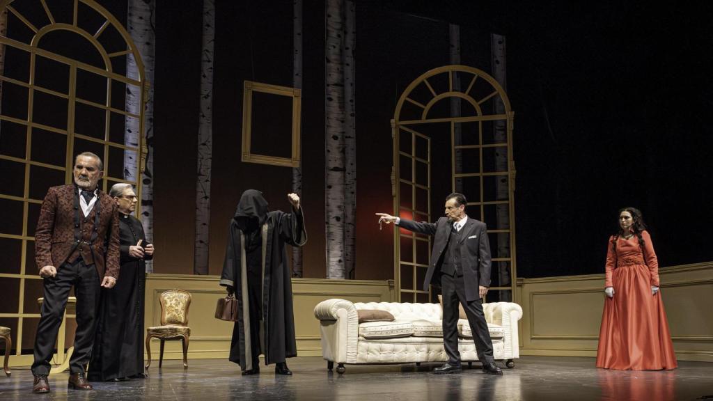 Carlos Chamarro, Valentín Paredes, Juanma Díez Diego, Ángel Héctor Sánchez y Rebecca Arrosse en 'Magia'. Foto: Eduardo Blanco