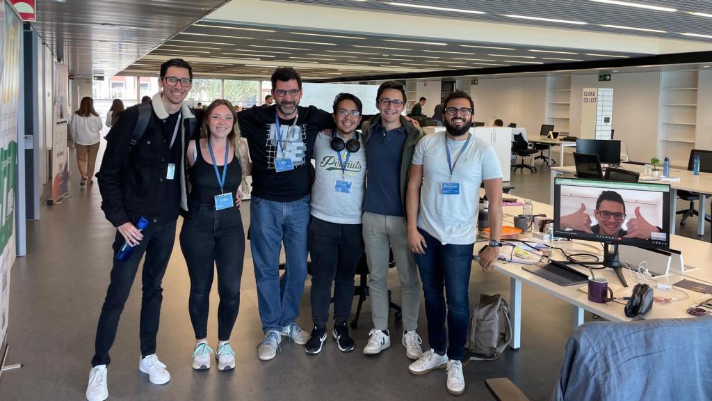 Parte del equipo de Hobeen.