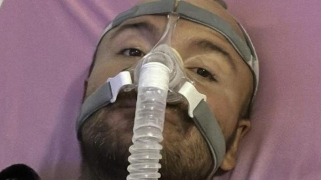 Álvaro es electrodependiente por una enfermedad genética.