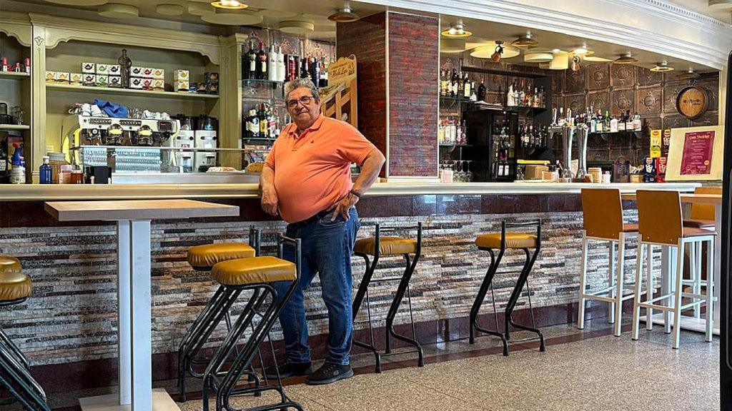 Julián en el Hotel-Restaurante Doña Carmen de Tordesillas