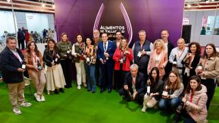 Conrado Íscar junto a los representantes de las bodegas de la provincia de Valladolid.