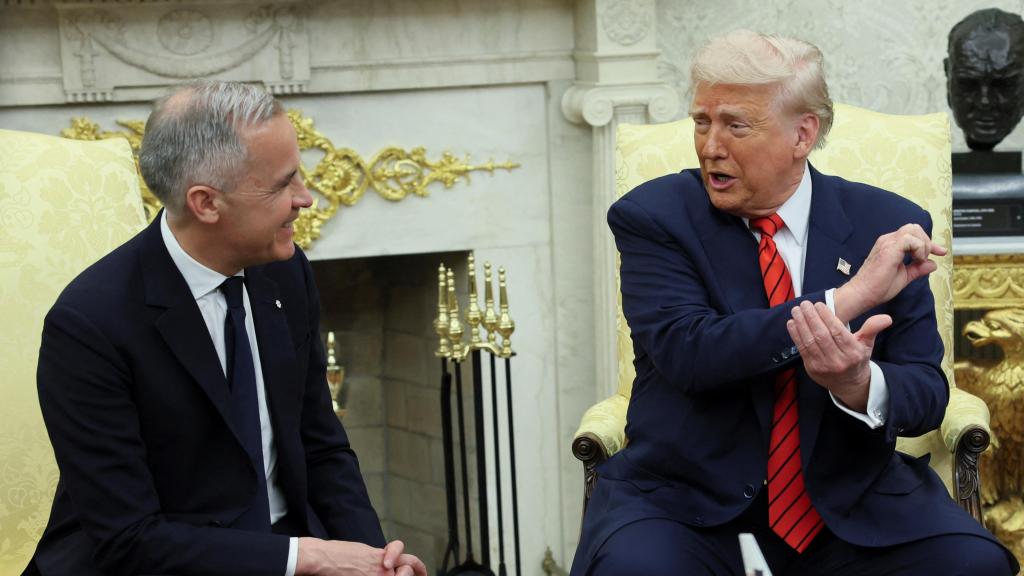 El primer ministro canadiense, Mark Carney, y el presidente de Estados Unidos, Donald Trump, durante su encuentro bilateral en la Casa Blanca.