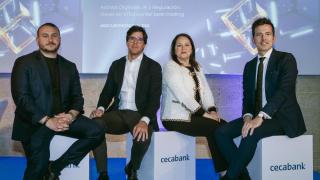 En la imagen (de izquierda a derecha), Andrei Manuel, cofundador y COO de Bit2Me; Anibal Martín, Corporate Development Director de Cecabank; Aurora Cuadros, directora corporativa de Securities Services en Cecabank; y Abel Peña, Chief Sales Officer de Bit2Me.